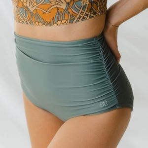 Albion Fit sea salt ruched high waisted bottoms